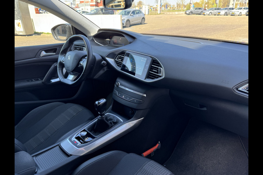 Peugeot 308 SW 1.2 PureTech Blue Lease Allure Staat in Hardenberg
