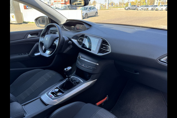 Peugeot 308 SW 1.2 PureTech Blue Lease Allure Staat in Hardenberg