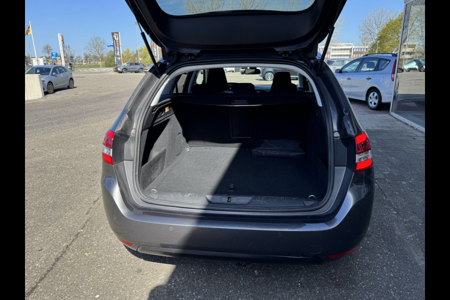 Peugeot 308 SW 1.2 PureTech Blue Lease Allure Staat in Hardenberg