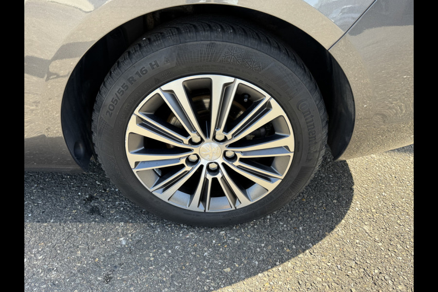 Peugeot 308 SW 1.2 PureTech Blue Lease Allure Staat in Hardenberg