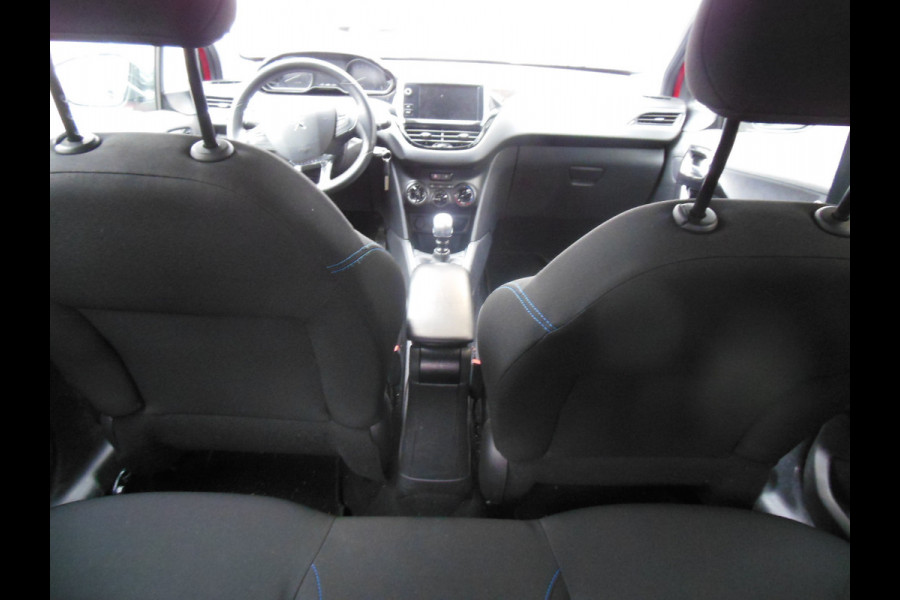 Peugeot 208 1.2 PureTech Signature Staat in DE KRIM