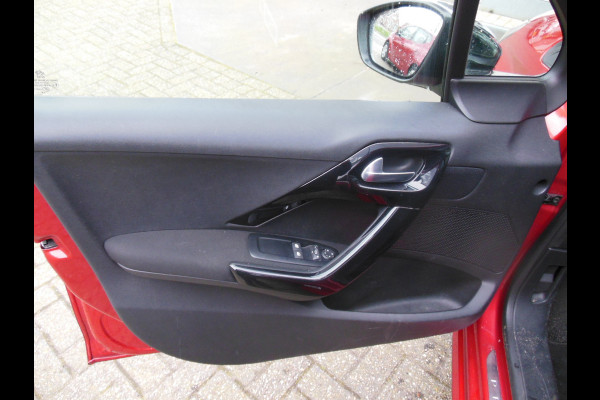 Peugeot 208 1.2 PureTech Signature Staat in DE KRIM