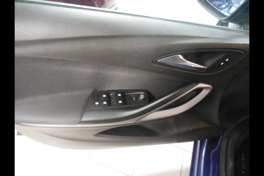 Opel Astra Sports Tourer 1.4 Business Edition AUTOMAAT Staat in De Krim