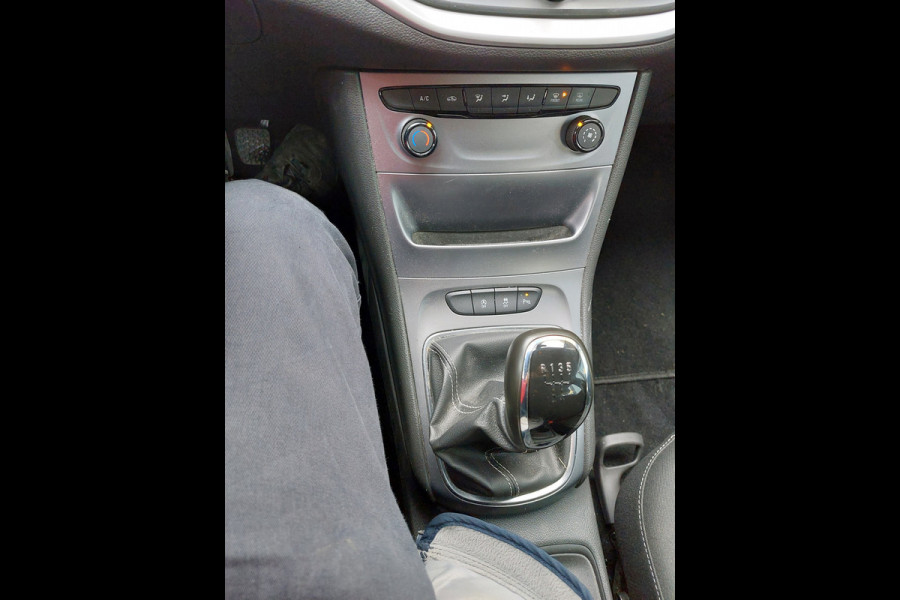 Opel Astra Sports Tourer 1.0 Online Edition Staat in De Krim Staat in de Krim