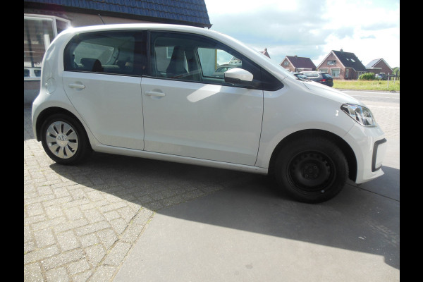 Volkswagen up! 1.0 BMT take up! Staat in De Krim