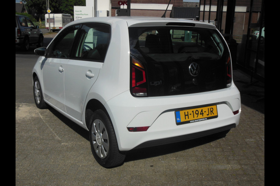 Volkswagen up! 1.0 BMT take up! Staat in De Krim