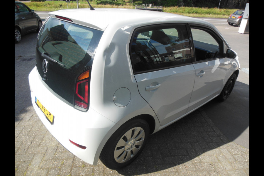 Volkswagen up! 1.0 BMT take up! Staat in De Krim