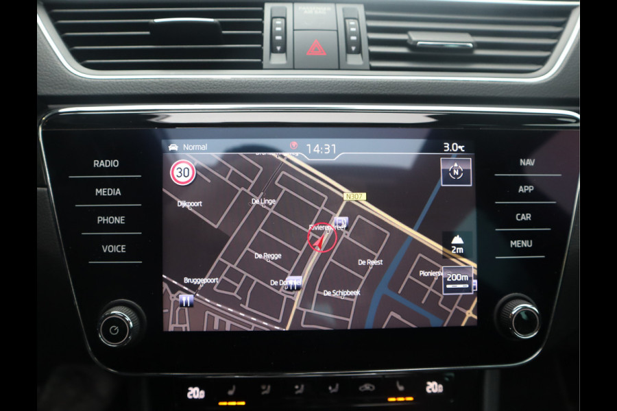 Škoda Superb Combi 1.5 TSI ACT Sportline / Panoramadak Škoda Superb Combi 1.5 TSI ACT Sportline / Panoramadak