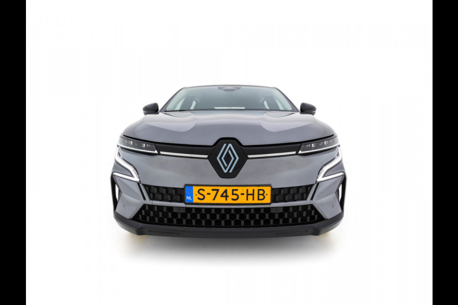 Renault Mégane E-Tech EV60 Optimum Charge Evolution [ 3-Fase ] {SOH-92%} (INCL-BTW) Aut *FULL-LED | DIGI-COCKPIT | NAVI-FULLMAP | CAMERA | COMFORT-SEATS | KEYLESS | ECC | PDC | CRUISE | DAB | CARPLAY | SHIFT-PADDLES | LANE-ASSIST | 18''ALU*