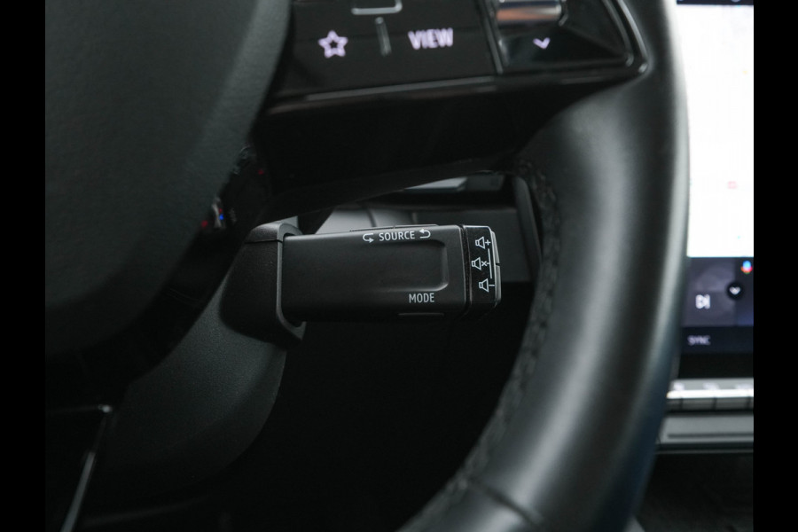 Renault Mégane E-Tech EV60 Optimum Charge Evolution [ 3-Fase ] {SOH-92%} (INCL-BTW) Aut *FULL-LED | DIGI-COCKPIT | NAVI-FULLMAP | CAMERA | COMFORT-SEATS | KEYLESS | ECC | PDC | CRUISE | DAB | CARPLAY | SHIFT-PADDLES | LANE-ASSIST | 18''ALU*