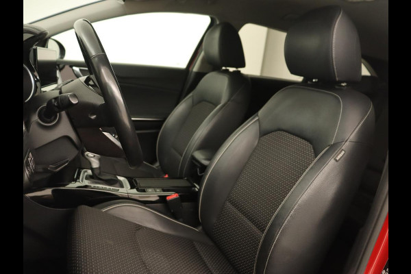 Kia Ceed 1.0 T-GDi DynamicPlusLine | Automaat | Stoel & stuurverwarming | Adaptive cruise | Trekhaak | Half leder | Carplay | Climate control