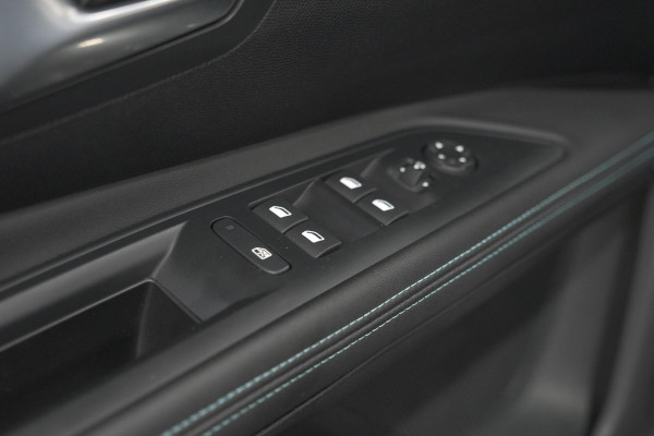 Peugeot 5008 PureTech 130 EAT8 Allure Pack | 7 Zitplaatsen | Camera | Apple Carplay | Navigatie | Parkeersensoren