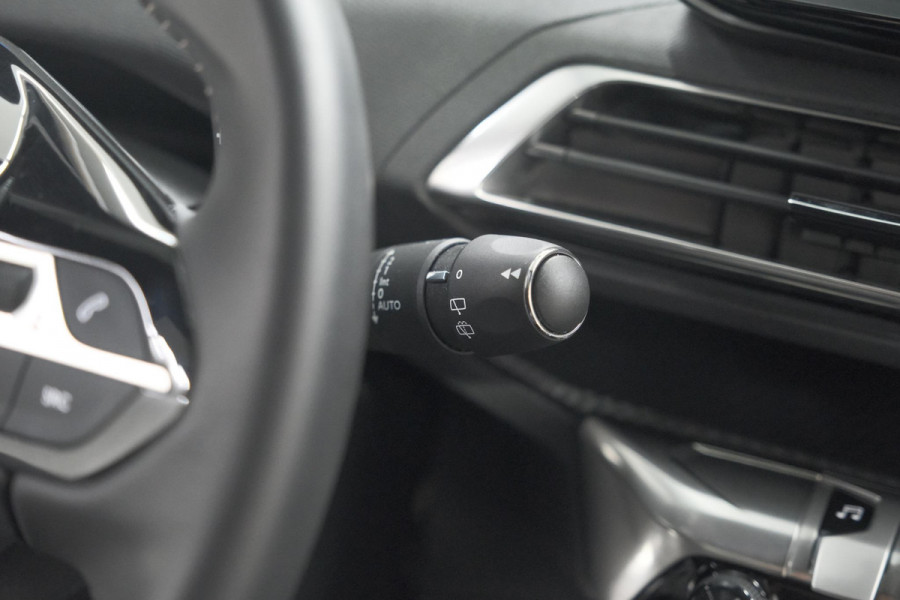 Peugeot 5008 PureTech 130 EAT8 Allure Pack | 7 Zitplaatsen | Camera | Apple Carplay | Navigatie | Parkeersensoren