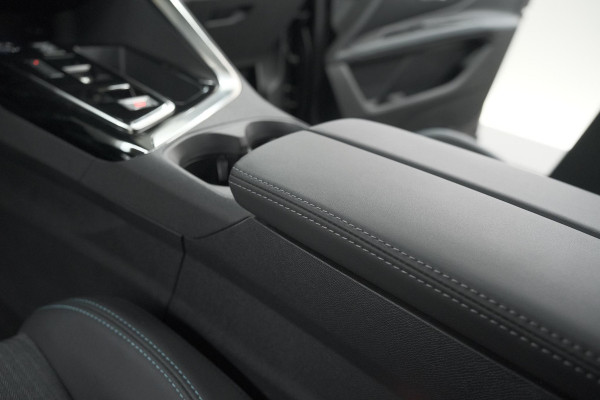 Peugeot 5008 PureTech 130 EAT8 Allure Pack | 7 Zitplaatsen | Camera | Apple Carplay | Navigatie | Parkeersensoren