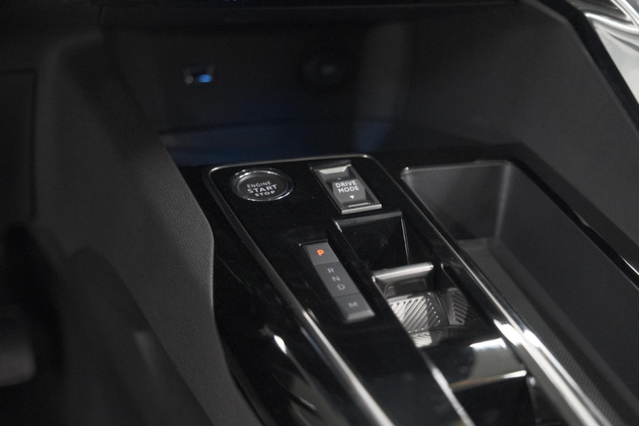 Peugeot 5008 PureTech 130 EAT8 Allure Pack | 7 Zitplaatsen | Camera | Apple Carplay | Navigatie | Parkeersensoren