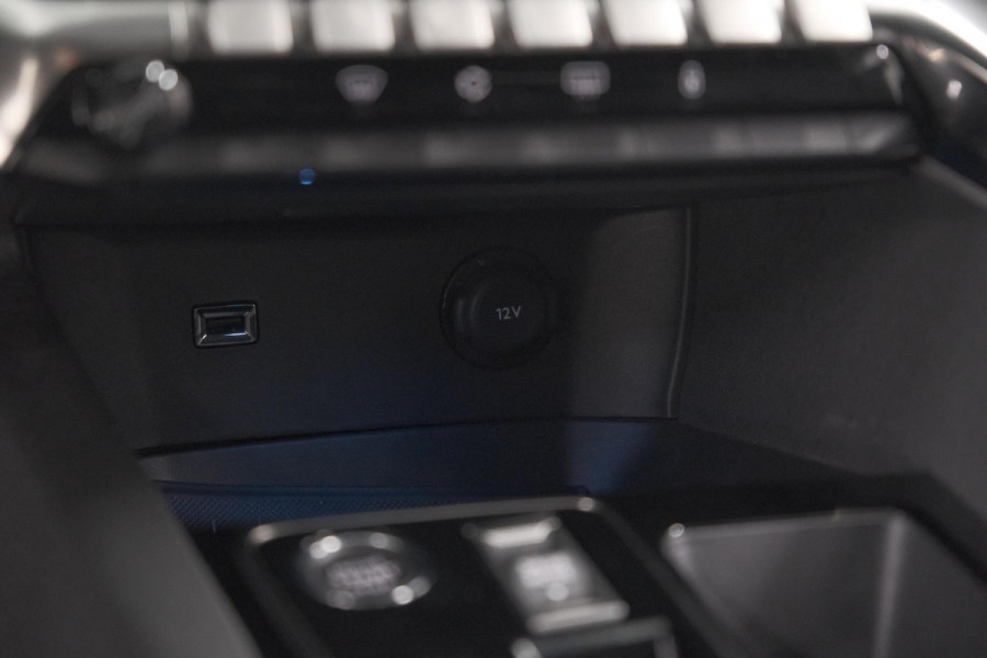 Peugeot 5008 PureTech 130 EAT8 Allure Pack | 7 Zitplaatsen | Camera | Apple Carplay | Navigatie | Parkeersensoren
