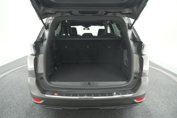 Peugeot 5008 PureTech 130 EAT8 Allure Pack | 7 Zitplaatsen | Camera | Apple Carplay | Navigatie | Parkeersensoren