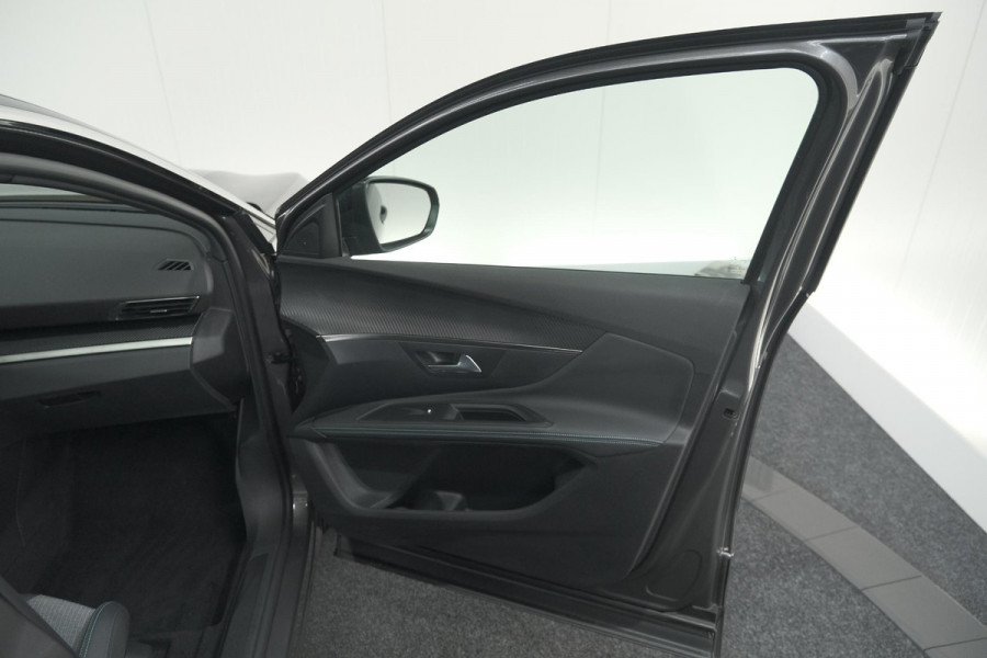 Peugeot 5008 PureTech 130 EAT8 Allure Pack | 7 Zitplaatsen | Camera | Apple Carplay | Navigatie | Parkeersensoren