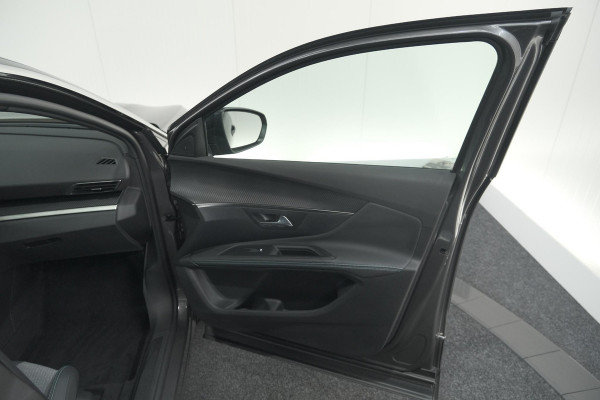 Peugeot 5008 PureTech 130 EAT8 Allure Pack | 7 Zitplaatsen | Camera | Apple Carplay | Navigatie | Parkeersensoren