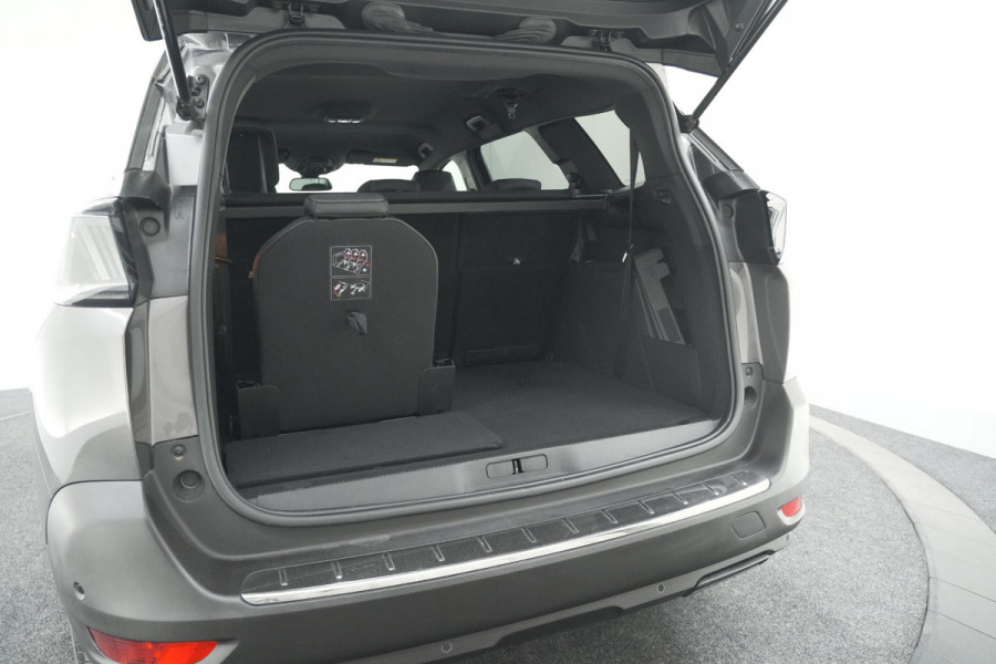 Peugeot 5008 PureTech 130 EAT8 Allure Pack | 7 Zitplaatsen | Camera | Apple Carplay | Navigatie | Parkeersensoren