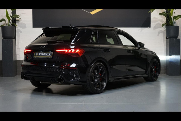 Audi RS3 Sportback 2.5 TFSI Quattro ACC-BANG OLUFSEN-CAMERA-CARBON-HEADUP-KEYLESS-MATRIX-MASSAGE-PANORAMA-VOLLEDER