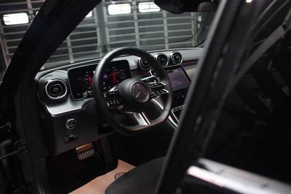 Mercedes-Benz C-Klasse 300 e 300e BURMESTER-PANO-MEMORY-HUD-360