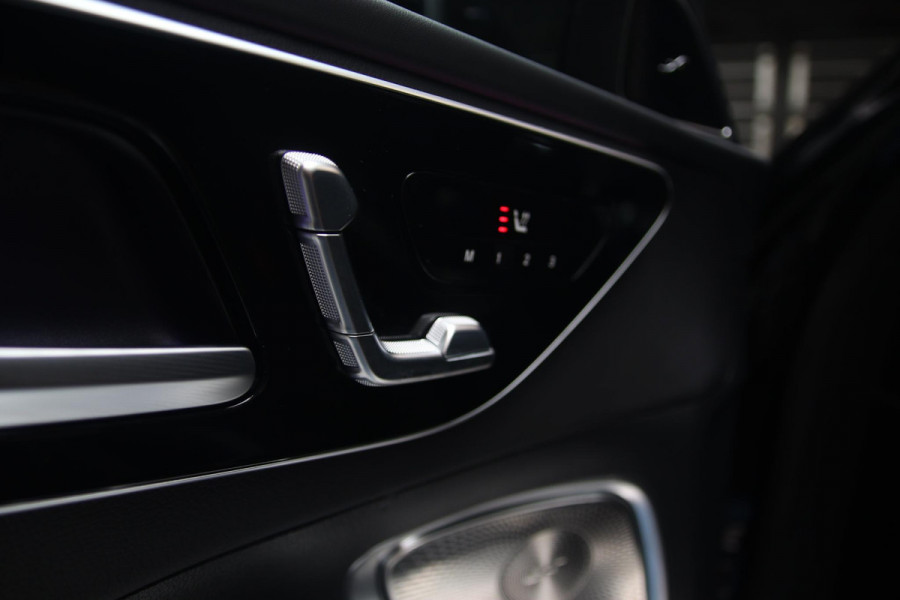 Mercedes-Benz C-Klasse 300 e 300e BURMESTER-PANO-MEMORY-HUD-360