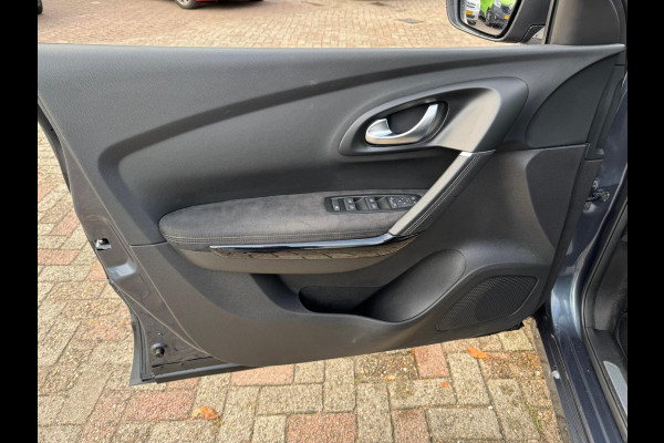 Renault Kadjar TCe 160 EDC Black Edition 1e eigenaar / Camera / P-sensoren / LM 19'' / Stoel verw. / Navi / Full LED / Clima