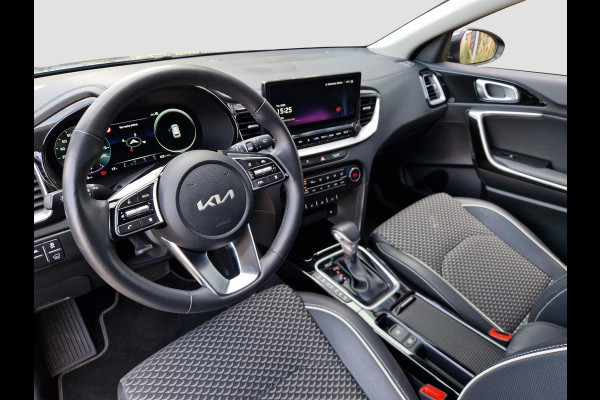Kia Ceed Sportswagon 1.5 T-GDi DynamicPlusLine | Dodehoek | Key-Less | Stoelverwarming | LED | Licht- en Regensensor |