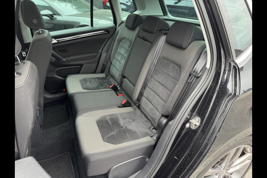 Volkswagen Golf Sportsvan 1.4 TSI Highline | Panoramadak | Navigatie | Camera | DAB | Privacy Glass |
