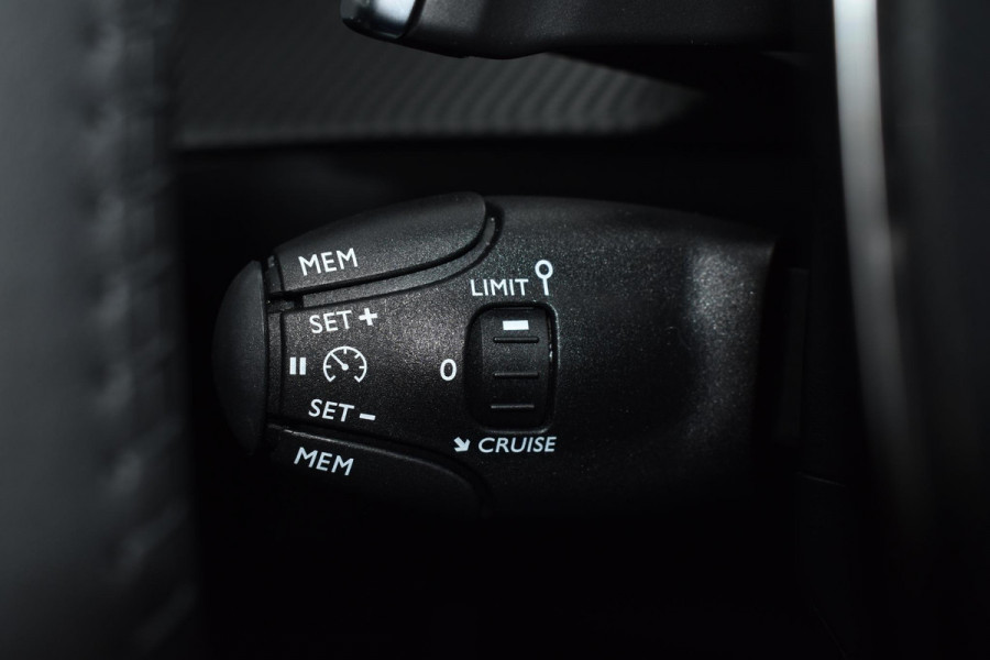 Peugeot 208 1.2 PureTech 100PK Aut. Allure Pack | LED | Navi | PDC | Incl. garantie