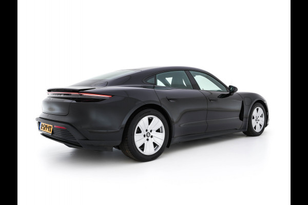 Porsche Taycan 79 kWh [3-Fase] {SOH-100%} (INCL-BTW) *LUXURY-LEATHER | FULL-LED | DIGI-COCKPIT | NAVI-FULLMAP | SPORTSEATS | ECC | CARPLAY | PDC | CRUISE | DAB | 19''ALU*