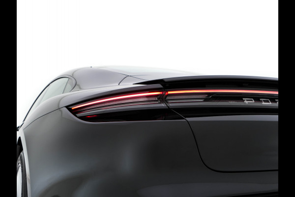 Porsche Taycan 79 kWh [3-Fase] {SOH-100%} (INCL-BTW) *LUXURY-LEATHER | FULL-LED | DIGI-COCKPIT | NAVI-FULLMAP | SPORTSEATS | ECC | CARPLAY | PDC | CRUISE | DAB | 19''ALU*