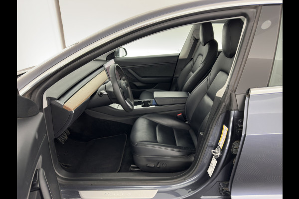 Tesla Model 3 Long Range AWD 75 kWh [ 3-Fase ] {SOH-89%} (INCL-BTW) Aut. *PANO | AUTO-PILOT | LUXURY-LEATHER | KEYLESS | FULL-LED | MEMORY-PACK | SURROUND-VIEW | DAB | CARPLAY | DIGI-COCKPIT | LANE-ASSIST | COMFORT-SEATS | TOWBAR | 18"ALU*