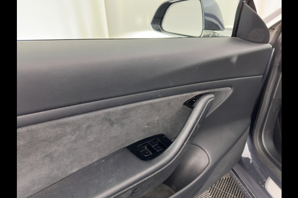 Tesla Model 3 Long Range AWD 75 kWh [ 3-Fase ] {SOH-89%} (INCL-BTW) Aut. *PANO | AUTO-PILOT | LUXURY-LEATHER | KEYLESS | FULL-LED | MEMORY-PACK | SURROUND-VIEW | DAB | CARPLAY | DIGI-COCKPIT | LANE-ASSIST | COMFORT-SEATS | TOWBAR | 18"ALU*