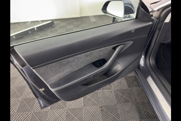 Tesla Model 3 Long Range AWD 75 kWh [ 3-Fase ] {SOH-89%} (INCL-BTW) Aut. *PANO | AUTO-PILOT | LUXURY-LEATHER | KEYLESS | FULL-LED | MEMORY-PACK | SURROUND-VIEW | DAB | CARPLAY | DIGI-COCKPIT | LANE-ASSIST | COMFORT-SEATS | TOWBAR | 18"ALU*