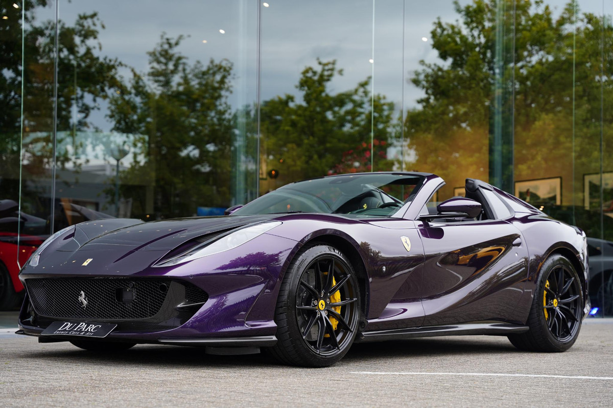 Ferrari 812 GTS 6.5 V12 HELE Viola Hong Kong Carbon Lifting