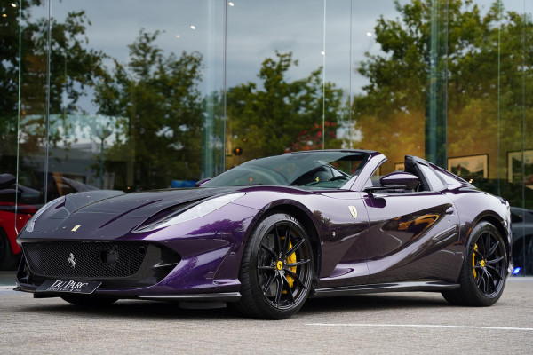 Ferrari 812 GTS 6.5 V12 HELE Viola Hong Kong Carbon Lifting