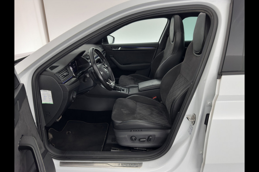 Škoda Superb Combi 1.4 TSI iV Plug-In Sportline Business {SOH-93%} (INCL-BTW) Aut. *PANO | LEATHER-ALCANTARA | FULL-LED | DIGI-COCKPIT | CANTON-SOUND | AMBIENT-LIGHT | CAMERA | NAVI-FULLMAP | DAB+ | KEYLESS | HEATED-SPORTSEATS | PRIVACY-GLASS | ECC | 19"ALU*