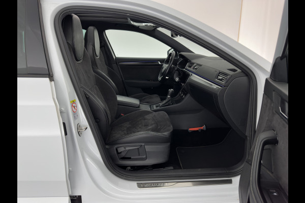 Škoda Superb Combi 1.4 TSI iV Plug-In Sportline Business {SOH-93%} (INCL-BTW) Aut. *PANO | LEATHER-ALCANTARA | FULL-LED | DIGI-COCKPIT | CANTON-SOUND | AMBIENT-LIGHT | CAMERA | NAVI-FULLMAP | DAB+ | KEYLESS | HEATED-SPORTSEATS | PRIVACY-GLASS | ECC | 19"ALU*