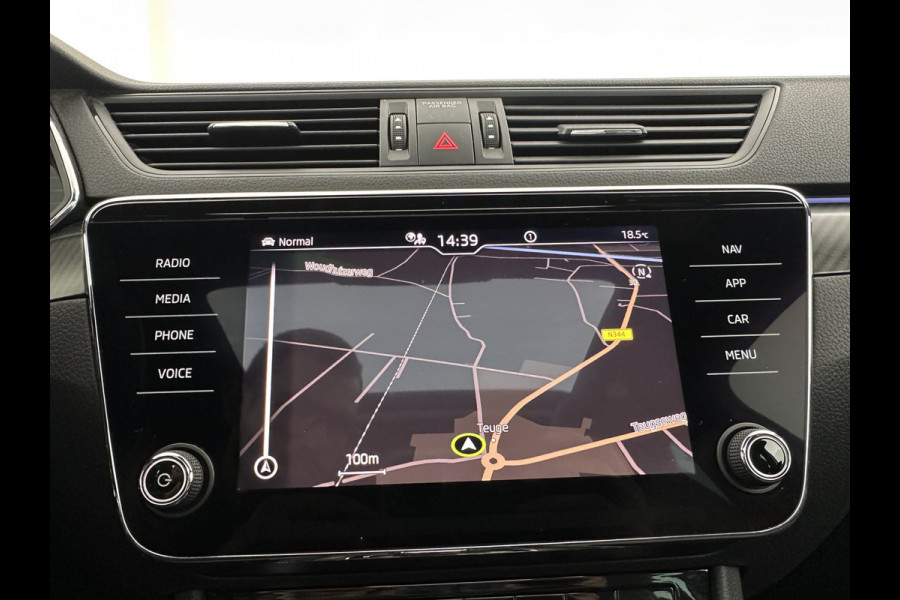 Škoda Superb Combi 1.4 TSI iV Plug-In Sportline Business {SOH-93%} (INCL-BTW) Aut. *PANO | LEATHER-ALCANTARA | FULL-LED | DIGI-COCKPIT | CANTON-SOUND | AMBIENT-LIGHT | CAMERA | NAVI-FULLMAP | DAB+ | KEYLESS | HEATED-SPORTSEATS | PRIVACY-GLASS | ECC | 19"ALU*