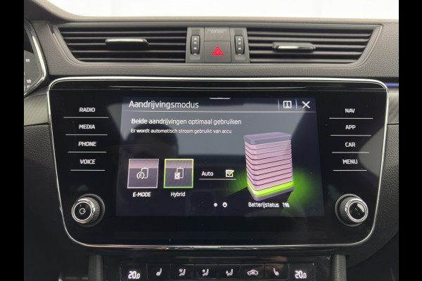 Škoda Superb Combi 1.4 TSI iV Plug-In Sportline Business {SOH-93%} (INCL-BTW) Aut. *PANO | LEATHER-ALCANTARA | FULL-LED | DIGI-COCKPIT | CANTON-SOUND | AMBIENT-LIGHT | CAMERA | NAVI-FULLMAP | DAB+ | KEYLESS | HEATED-SPORTSEATS | PRIVACY-GLASS | ECC | 19"ALU*
