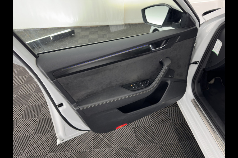 Škoda Superb Combi 1.4 TSI iV Plug-In Sportline Business {SOH-93%} (INCL-BTW) Aut. *PANO | LEATHER-ALCANTARA | FULL-LED | DIGI-COCKPIT | CANTON-SOUND | AMBIENT-LIGHT | CAMERA | NAVI-FULLMAP | DAB+ | KEYLESS | HEATED-SPORTSEATS | PRIVACY-GLASS | ECC | 19"ALU*