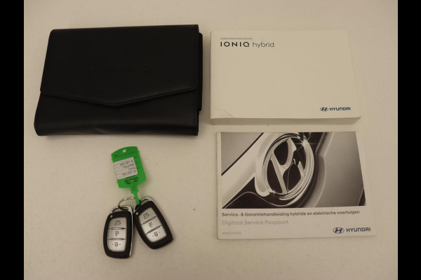 Hyundai IONIQ 1.6 GDi Comfort | Xenon | Carplay | Camera | Adaptive cruise | Keyless | Navigatie | Parkeerhulp | Climate control Hyundai IONIQ 1.6 GDi Comfort | Xenon | Carplay | Camera | Adaptive cruise | Keyless | Navigatie | Parkeerhulp | Climate control