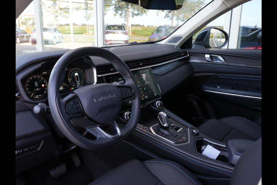 Lynk & Co 01 1.5 262pk Plug-in Hybrid | Trekhaak | Panoramadak | ACC | Navigatie | Camera