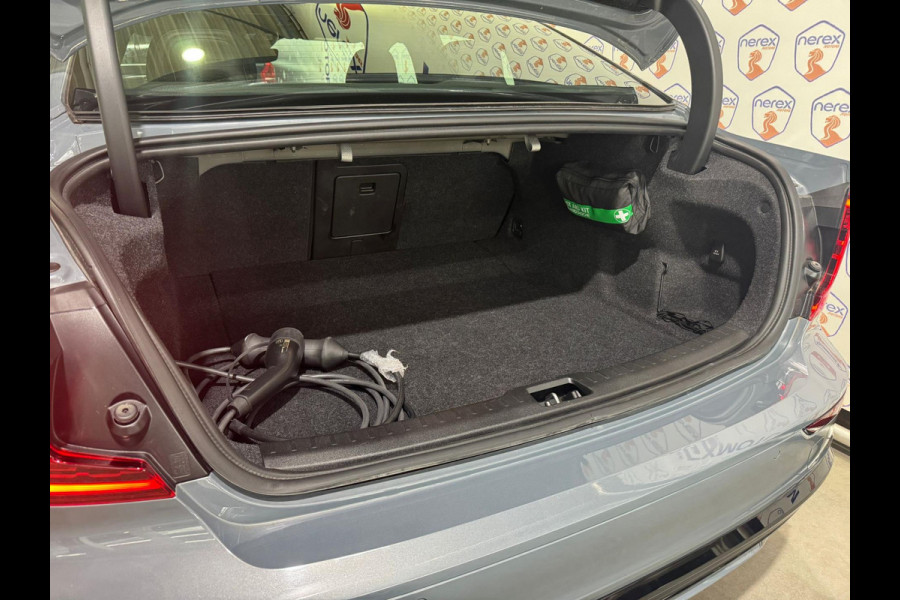 Volvo S60 2.0 Recharge T8 AWD Ultimate Dark/Bowers&Wilkins/Pano/Pilot Asist