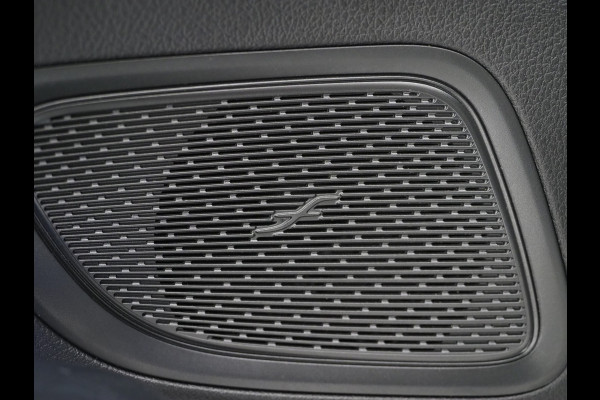 Mercedes-Benz C-Klasse Estate 300 e Avantgarde | Keyless | Trekhaak | 360 | BLIS | Leder | Sfeerverlichting | Carplay