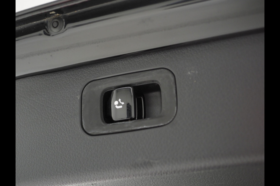Mercedes-Benz C-Klasse Estate 300 e Avantgarde | Keyless | Trekhaak | 360 | BLIS | Leder | Sfeerverlichting | Carplay