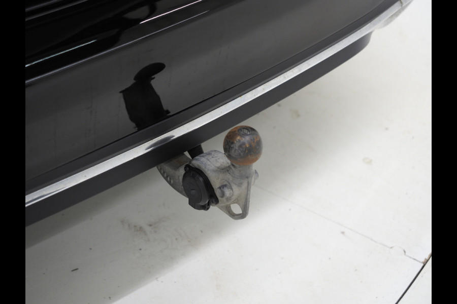 Mercedes-Benz C-Klasse Estate 300 e Avantgarde | Keyless | Trekhaak | 360 | BLIS | Leder | Sfeerverlichting | Carplay