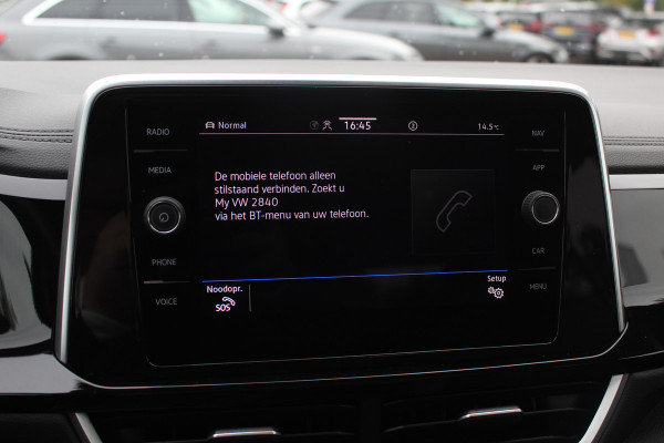 Volkswagen T-Roc 1.5 TSI R-Line Business / Panoramadak / Camera / Navigatie / Blackpack / 19'' / DAB / Stoelverwarming / ACC Volkswagen T-Roc 1.5 TSI R-Line Business / Panoramadak / Camera / Navigatie / Blackpack / 19'' / DAB / Stoelverwarming / ACC